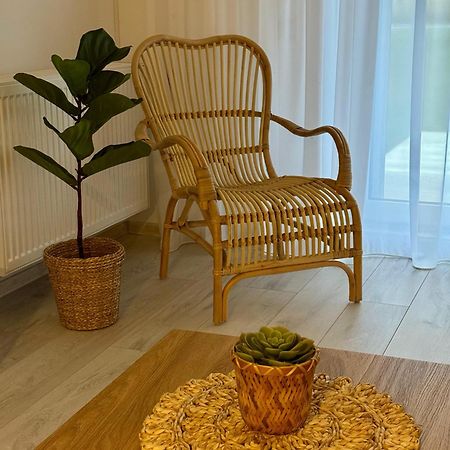 Libertatii Gardens Poolside Airport&Therme オトペニ エクステリア 写真