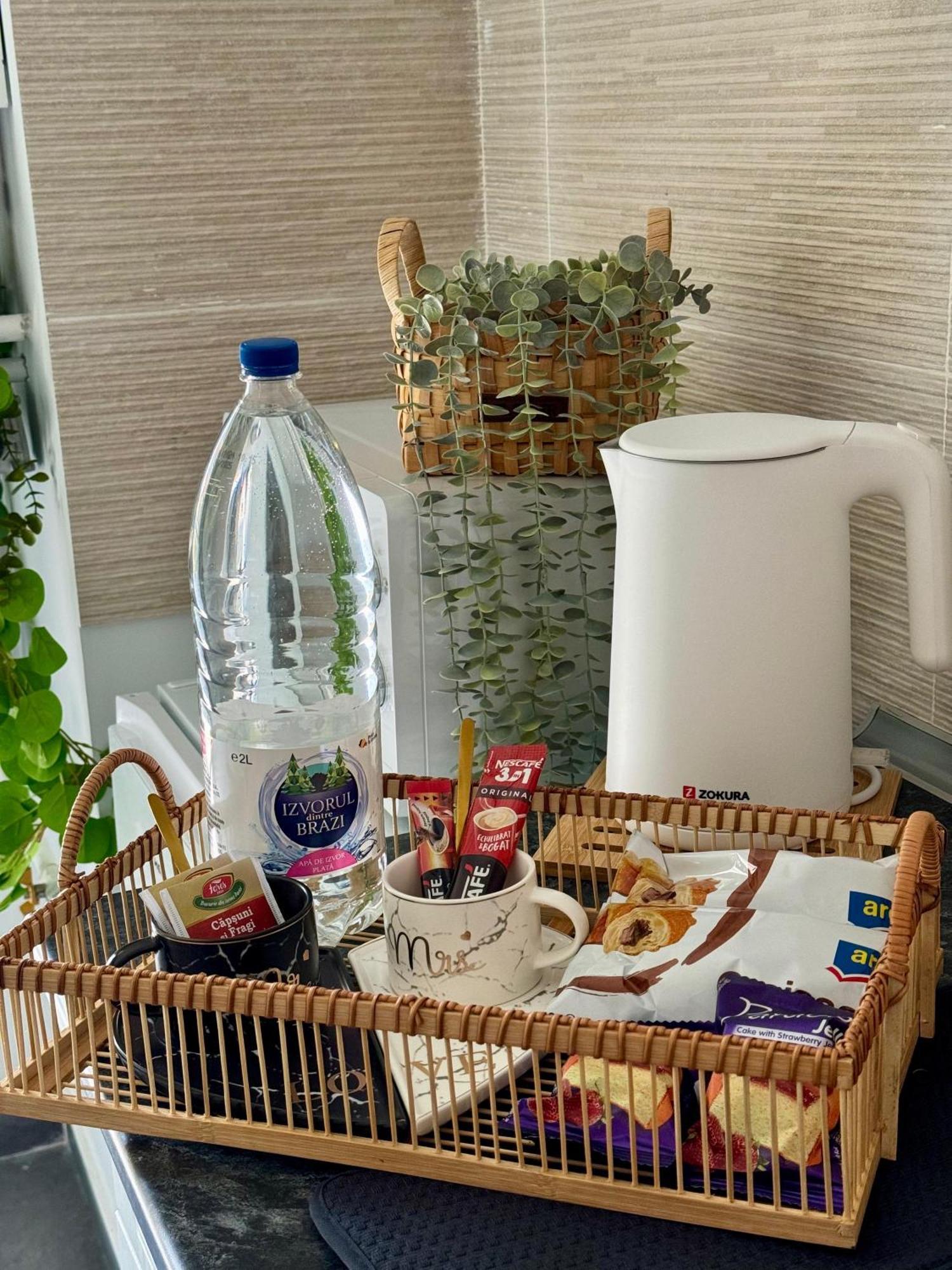 Libertatii Gardens Poolside Airport&Therme オトペニ エクステリア 写真